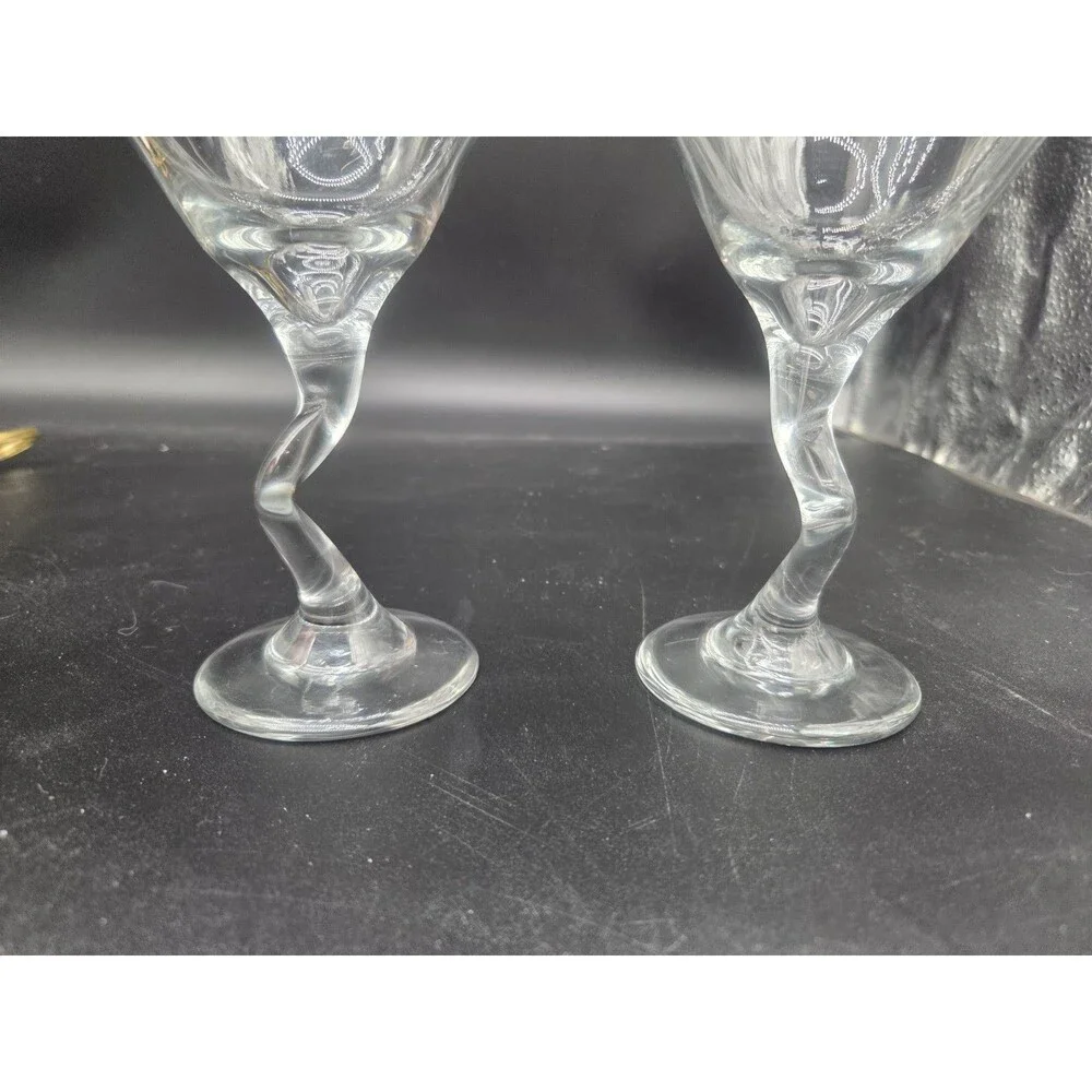 Libbey Z Stem Martini Glasses 9.25 oz Capacity Set of 2 Clear Glass.  6.5